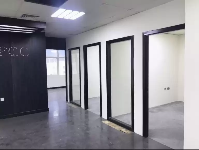 Commercial Ready Property U/F Office  for rent in Al Sadd , Doha #14637 - 1  image 